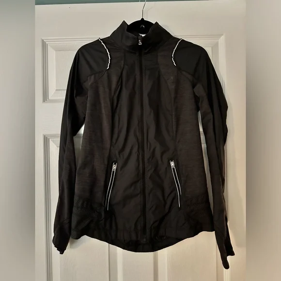 ❤️SOLD❤️ Lululemon Run: Nothin' But Run Jacket - Picture 2 of 4